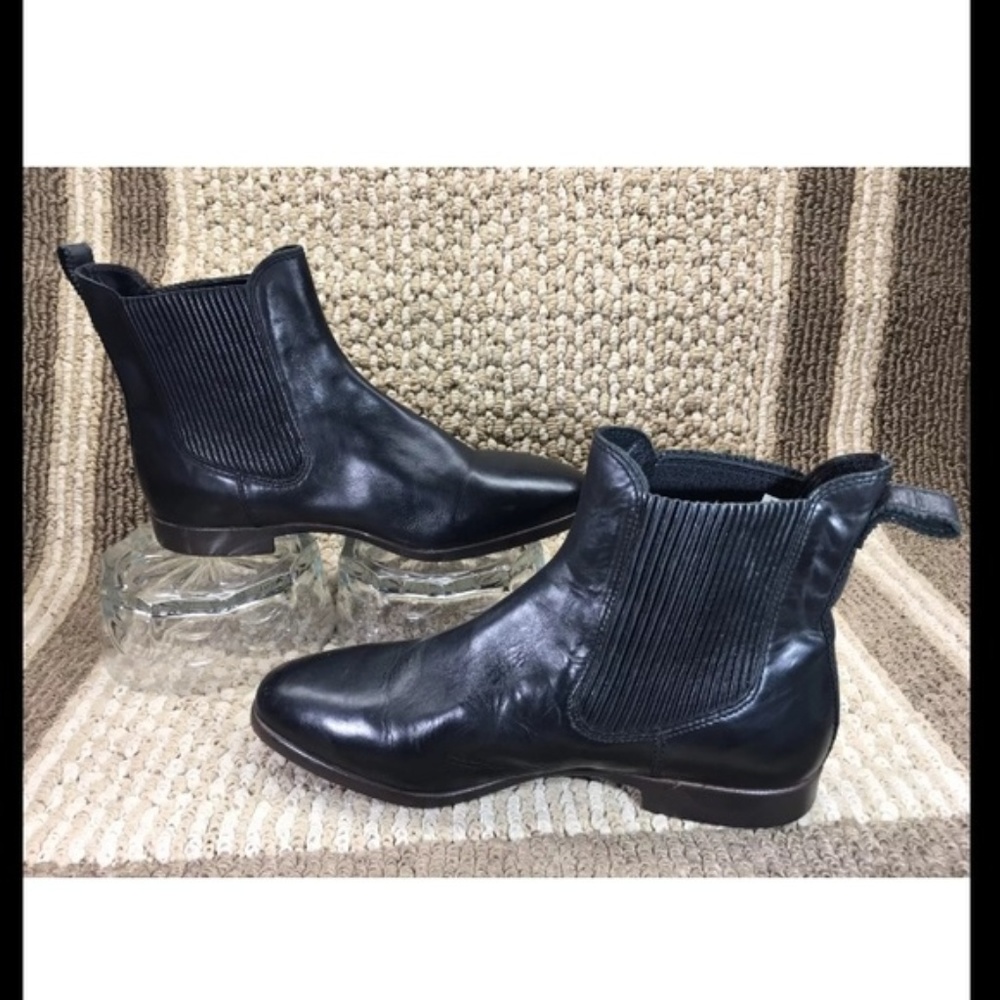 UGG Jo Chelsea Boot